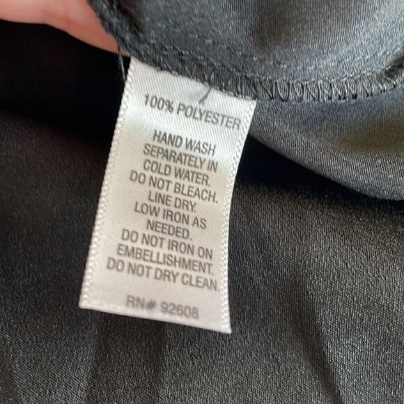 EUC Passports Womens Black 3/4 Sleeve Top with a Studded Pattern in Front Size M - Picture 8 of 8